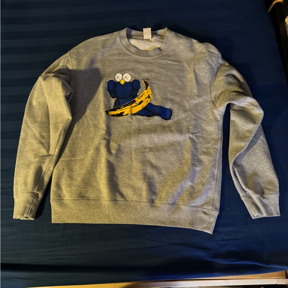 Kaws x Uniqlo sweatshirt